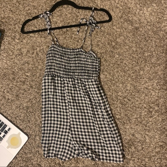 Urban Outfitters romper - Picture 1 of 2